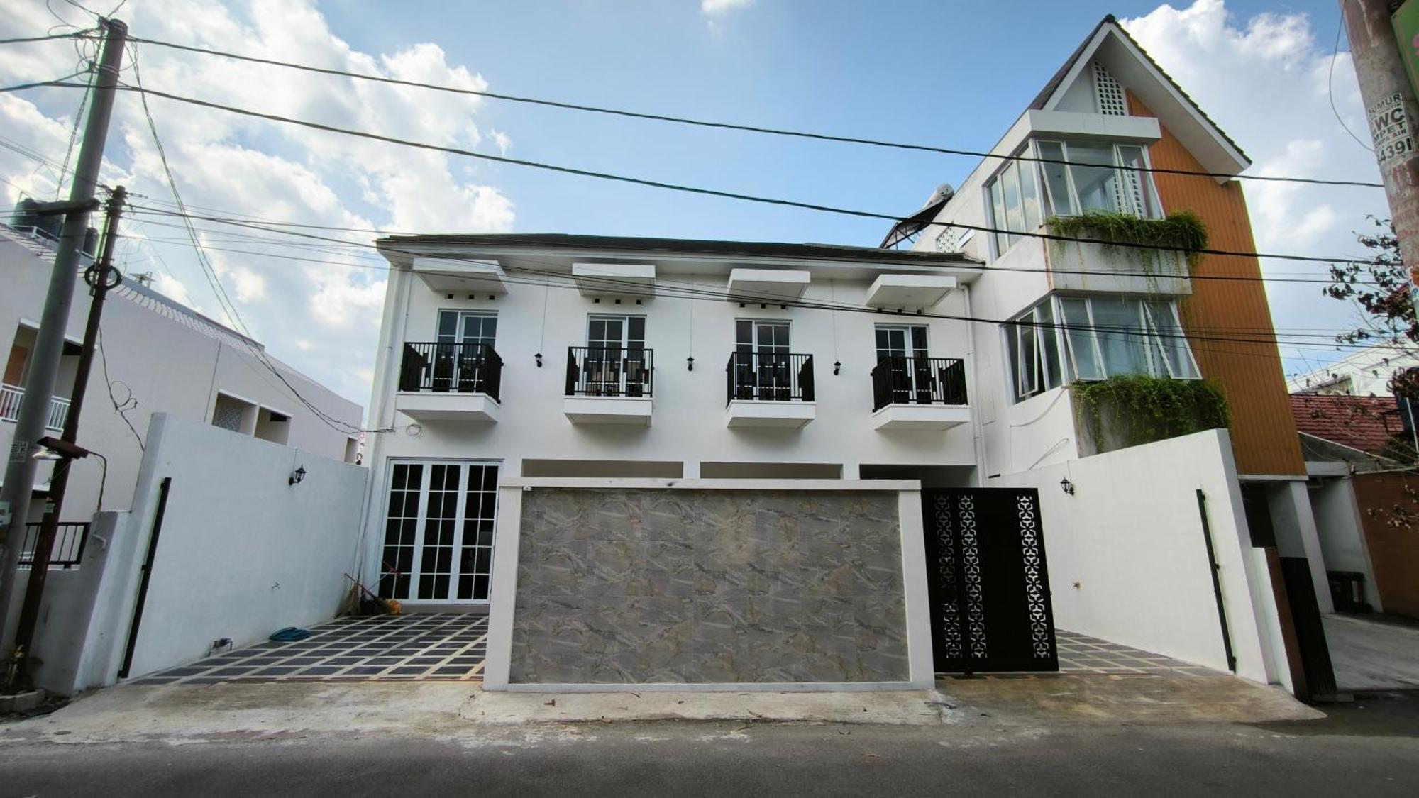 יוגיאקרטה House Of Bedjo Powered By Cocotel מראה חיצוני תמונה